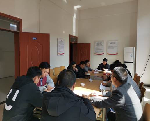 集中学习现场.jpg 集中学习现场.jpg