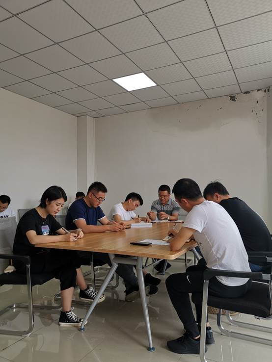 教研组长交流.jpg 教研组长交流.jpg